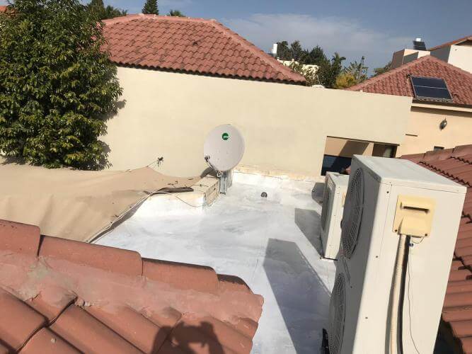 הכנה לאיטום גג בבית פרטי